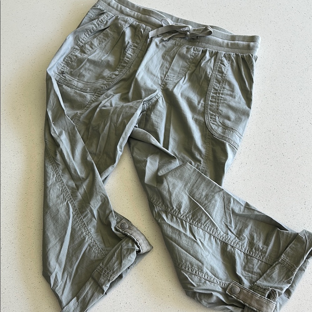 Caffe Marrahesh Relaxed Army Green Capris with Drawstring Waistband Size 6